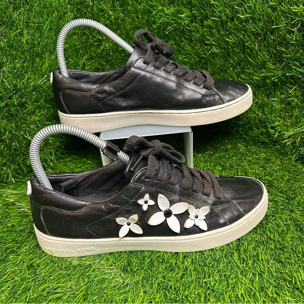 Michael Kors Black‎ Leather Floral 3D Applique Sneakers Womens 8M HJ16I Low Top